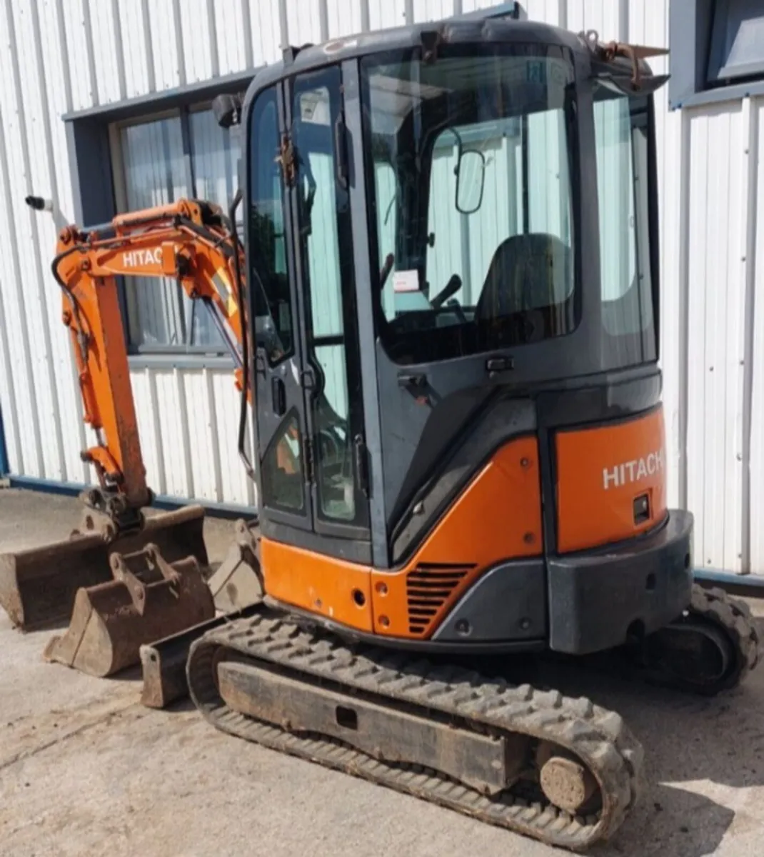 Mini digger hire - Image 2