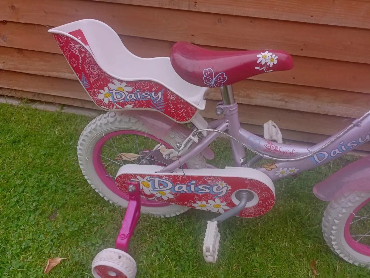 Kids daisy bike size 14 inch wheels. - Image 3