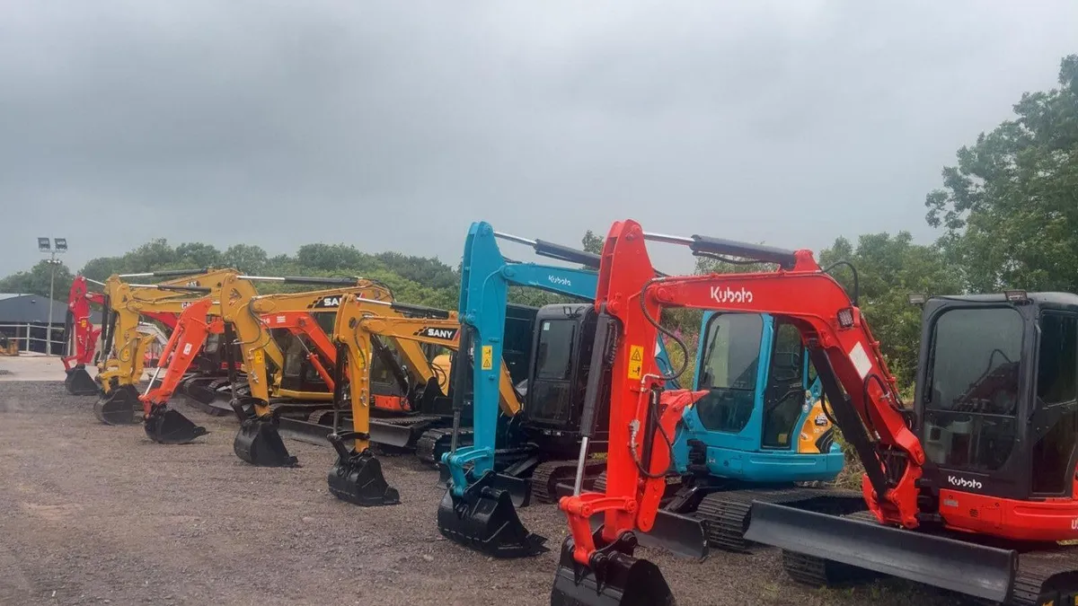1.5 - 7.5 Tonne Diggers - - - Priced To Sell - Image 1