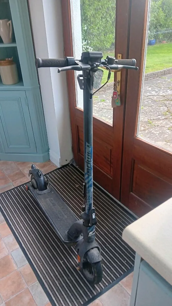 Electric scooter - Image 2