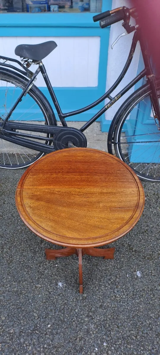 Vintage Antique Round Decorative Side Table - Image 2
