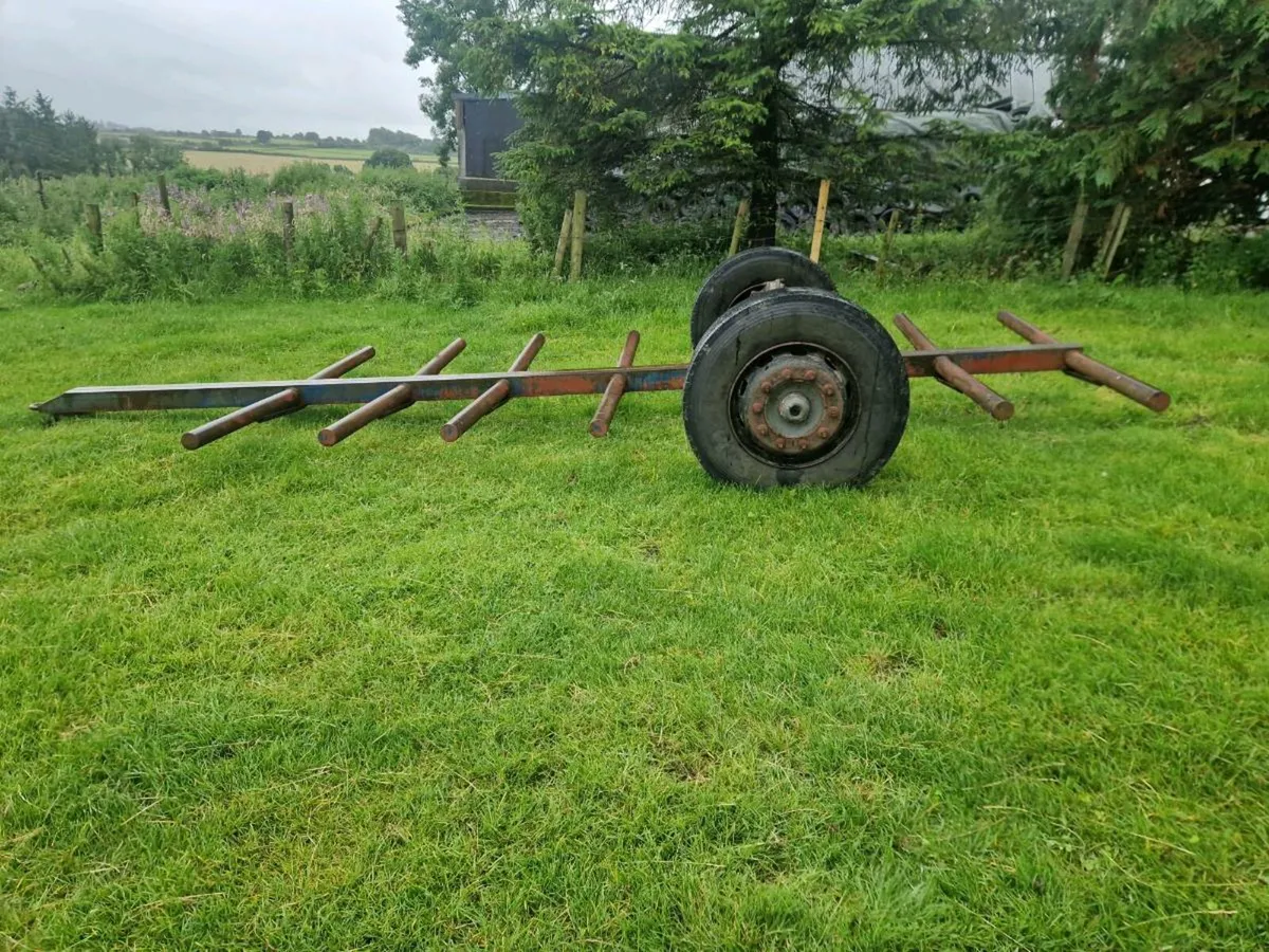 6 bale trailer - Image 2
