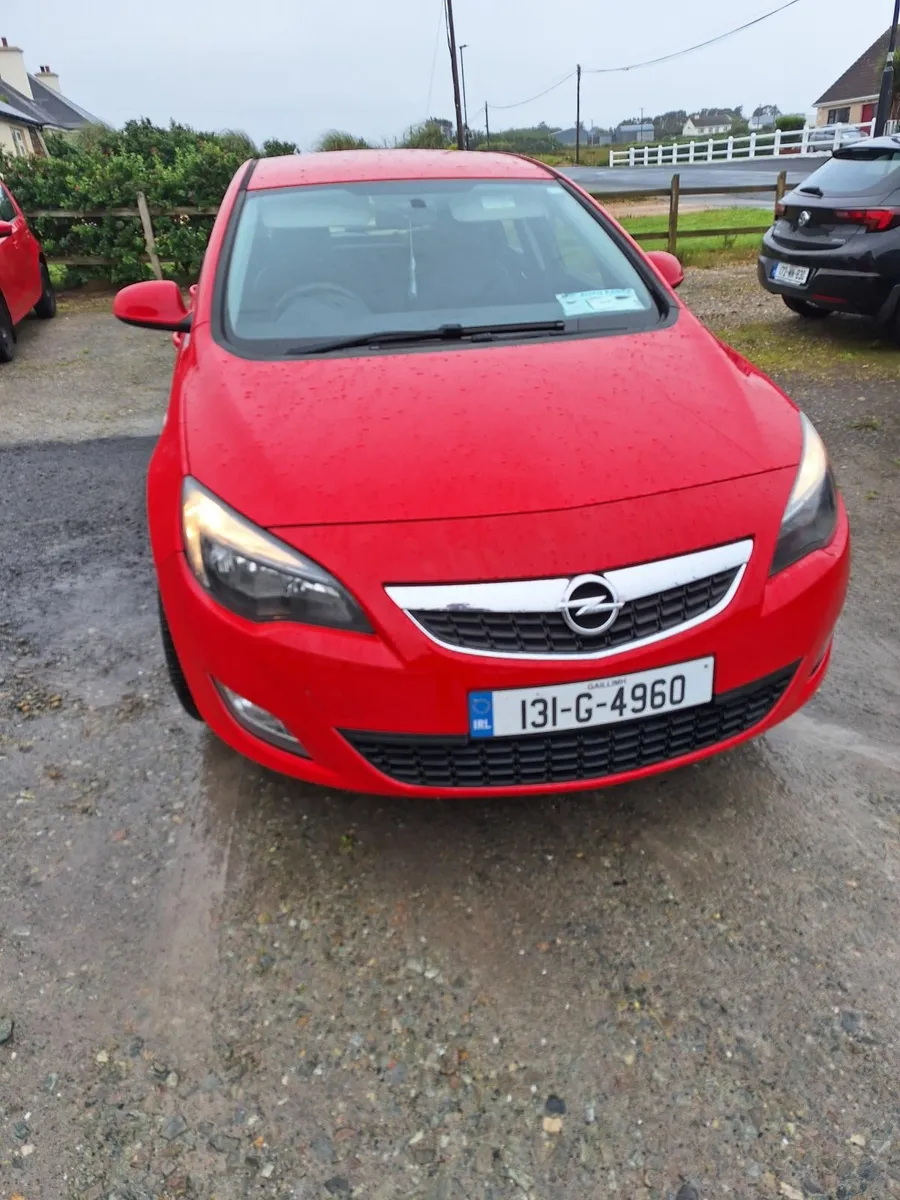 Vauxhall Astra 2013 - Image 1