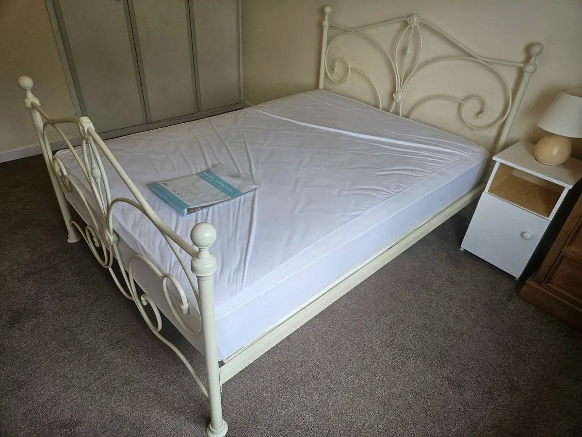 Bed frame - Image 2