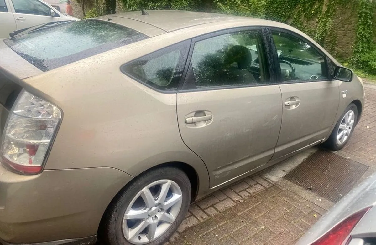 2007 Toyota Prius - Image 1