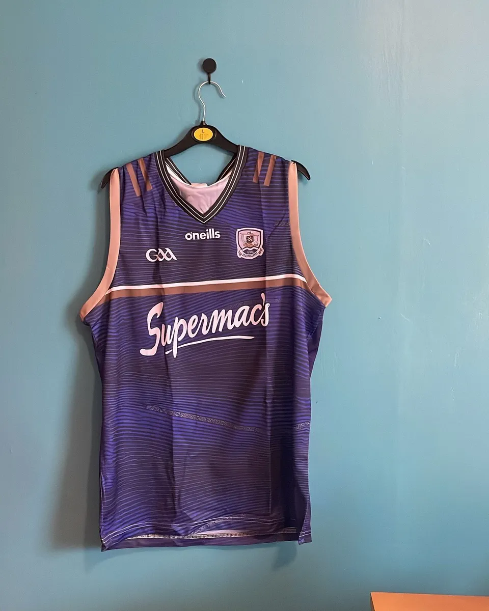 Jerseys and GAA vests - Image 4