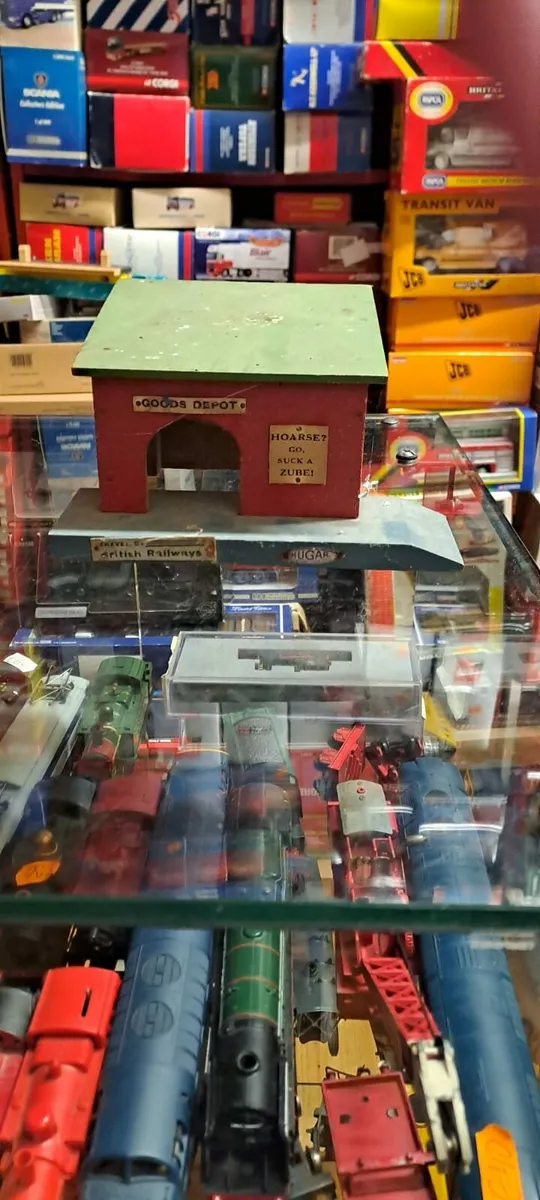 Hornby Hugar O Gauge Goods Shed - Image 1