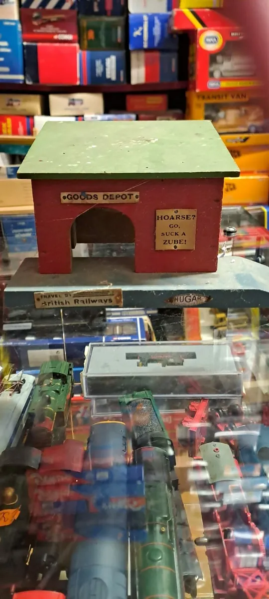 Hornby Hugar O Gauge Goods Shed - Image 2