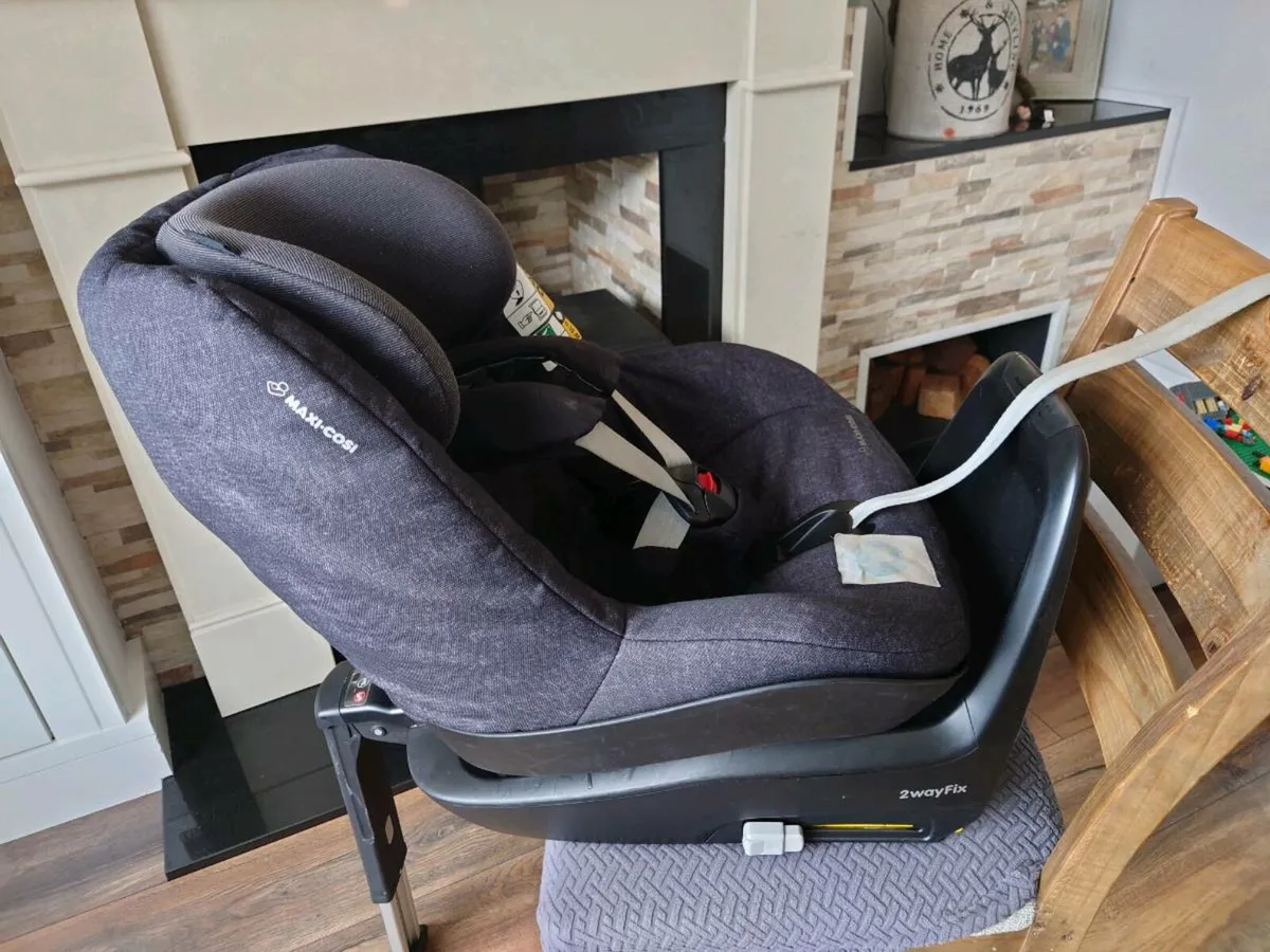 Maxi Cosi Pebble Plus, 2wayPearl and 2wayFix - Image 2