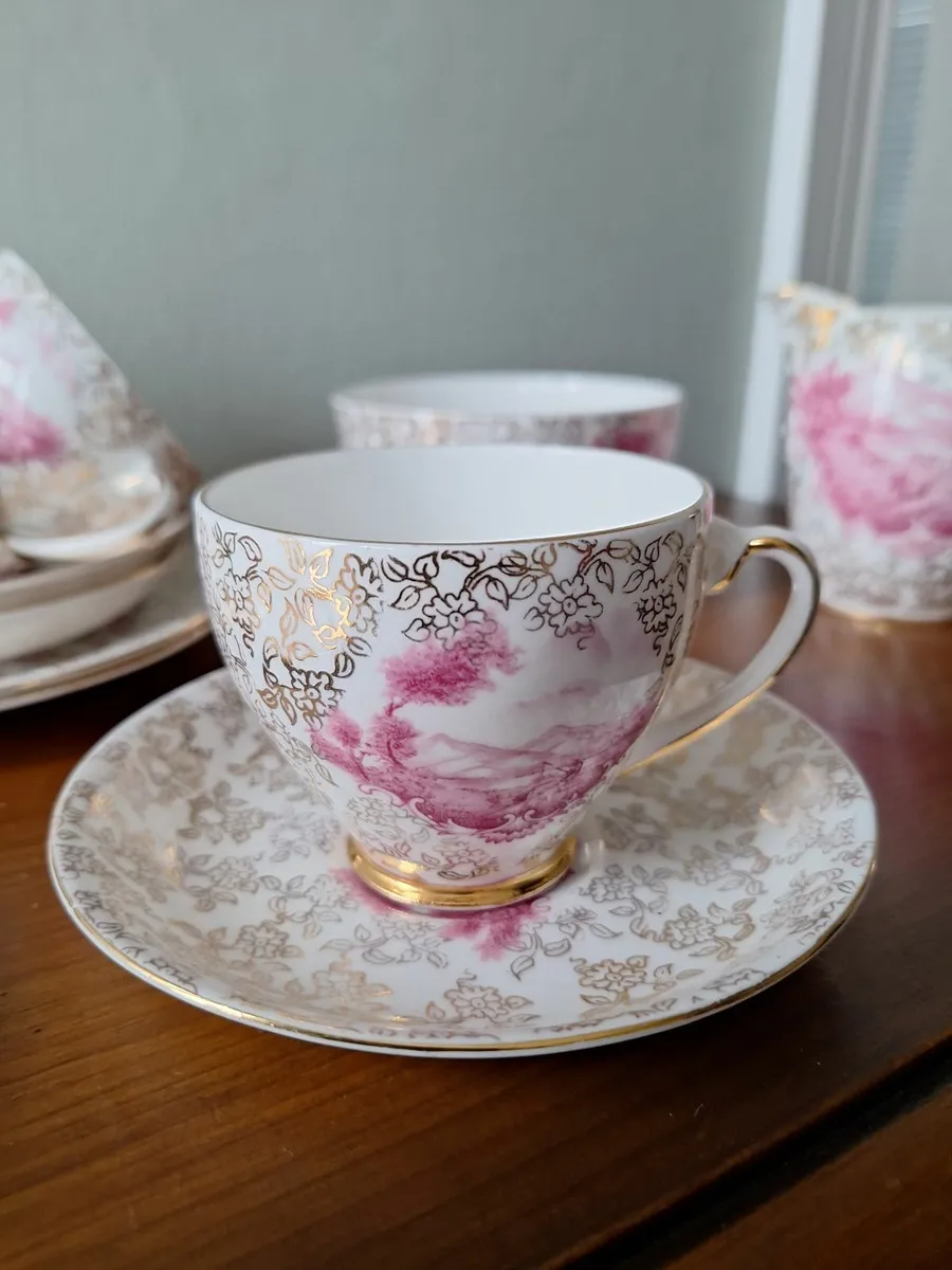 Royal Tara Ireland Fine Bone China 20 pce Tea Set - Image 1