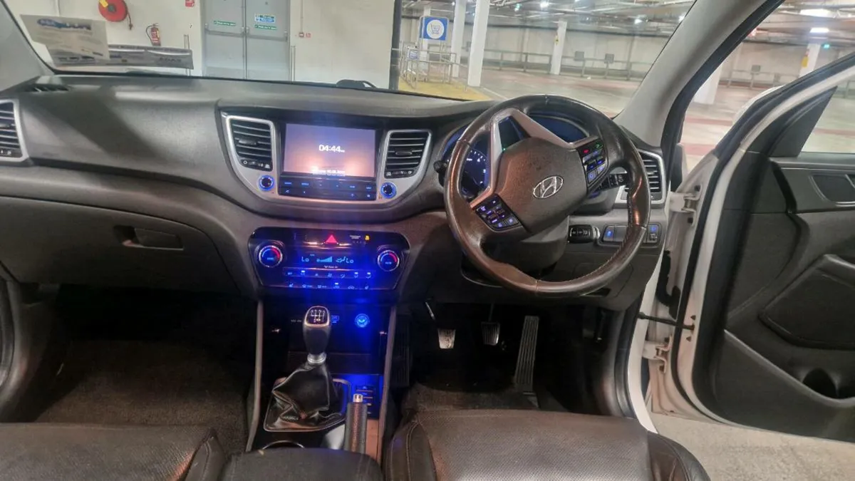 Hyundai tucson - Image 4