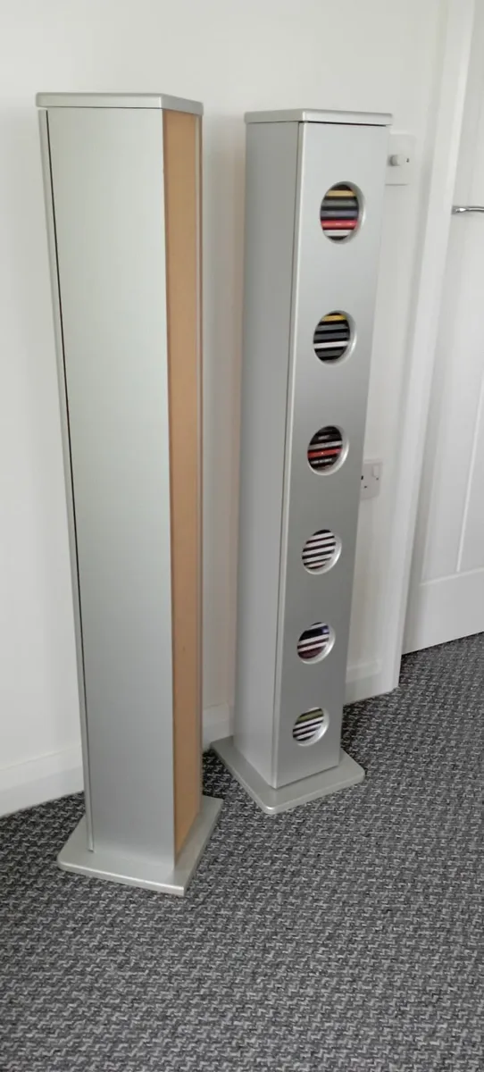 Compact disc tower - Image 2