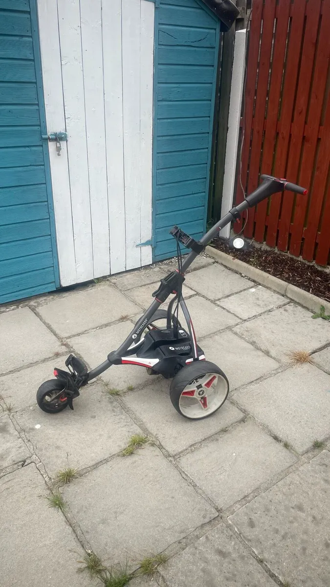 Motocadddy S1 electric golf trolley - Image 1