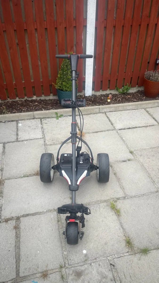 Motocadddy S1 electric golf trolley - Image 2