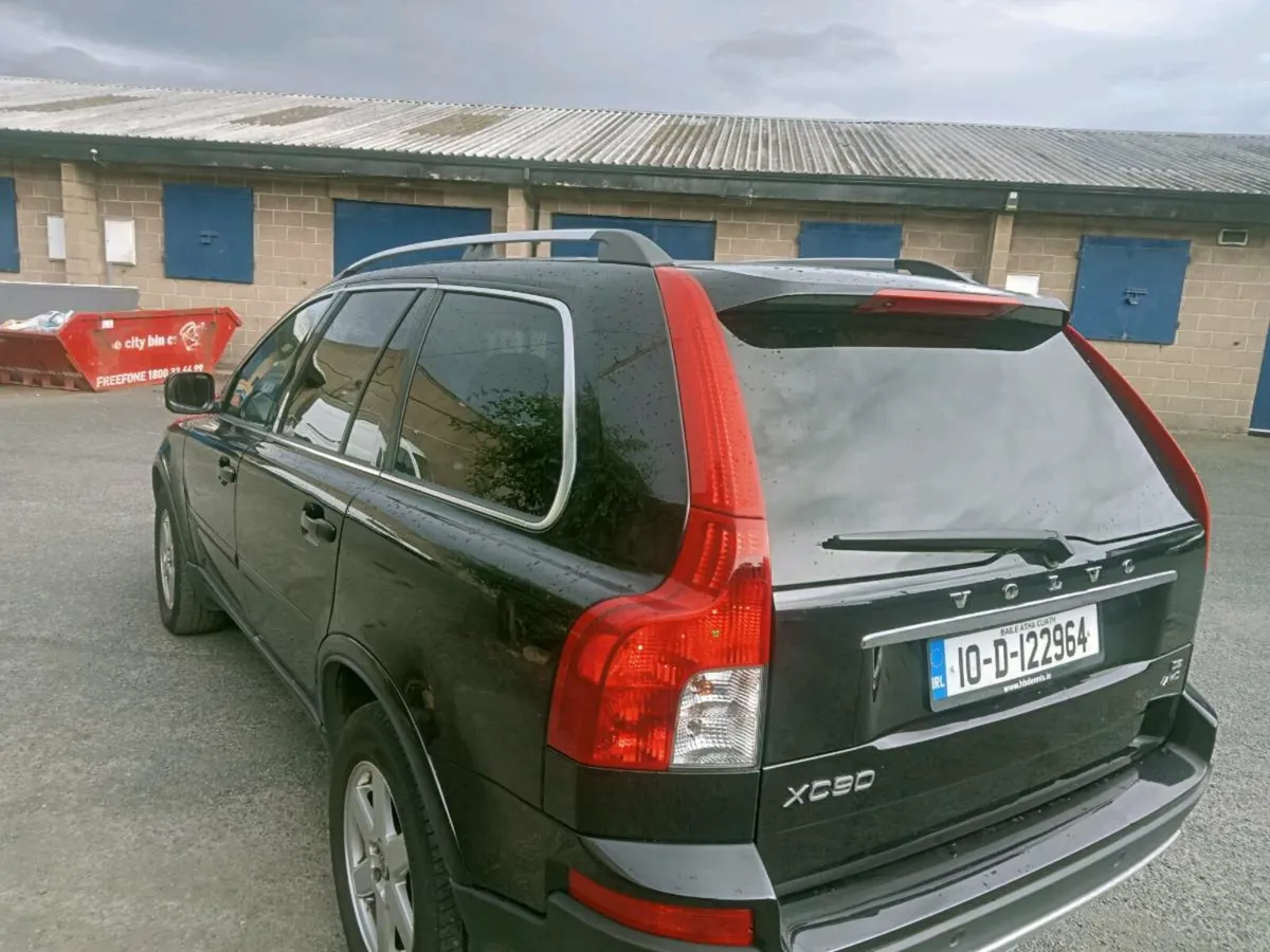 10 Volvo XC90 Automatic one owner - Image 4