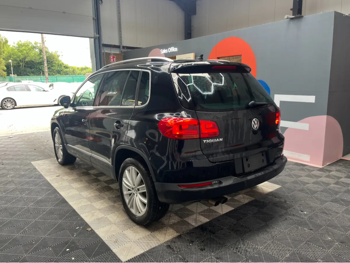 Volkswagen Tiguan 1.4 TSI / 106k KMs / REVERSE CAM - Image 4