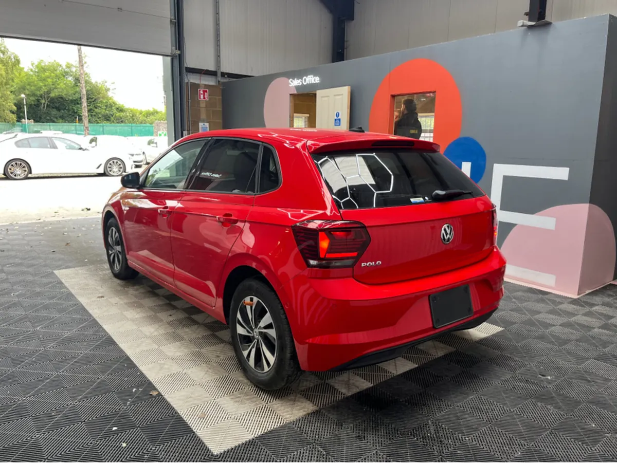 Volkswagen Polo 1.0 TSI COMFORT LINE / 17k KMs / R - Image 4
