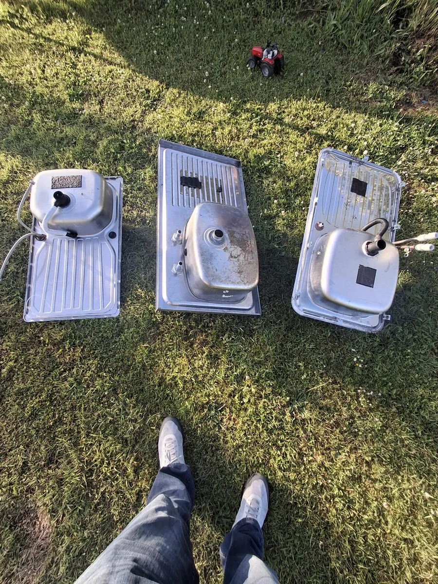 Kitchen sink - Image 1