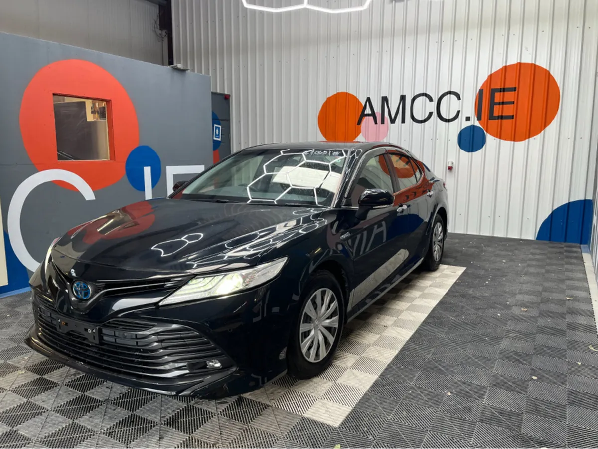 Toyota Camry 2.5 HYBRID / 69k KMs / REVERSE CAMERA - Image 3