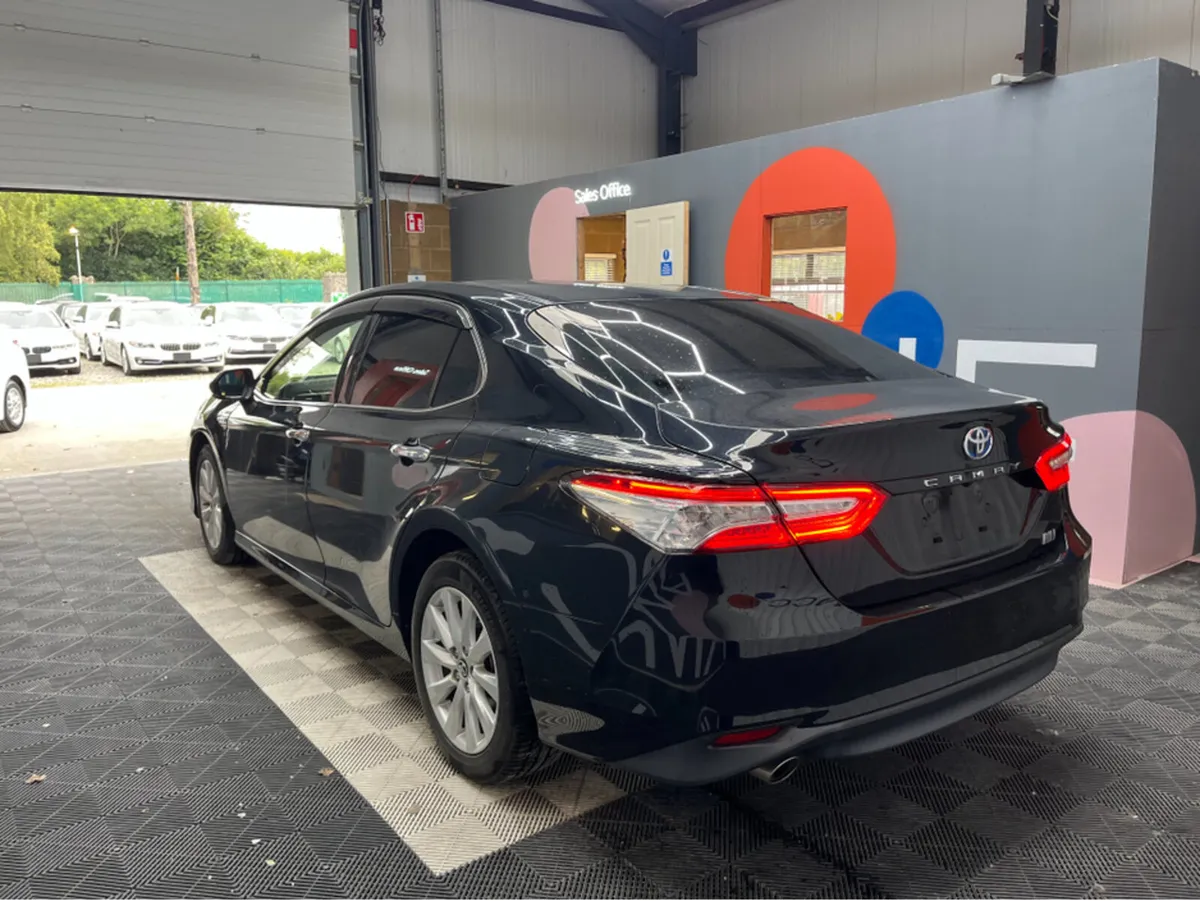 Toyota Camry 2.5 HYBRID / 94k KMs / REVERSE CAMERA - Image 4