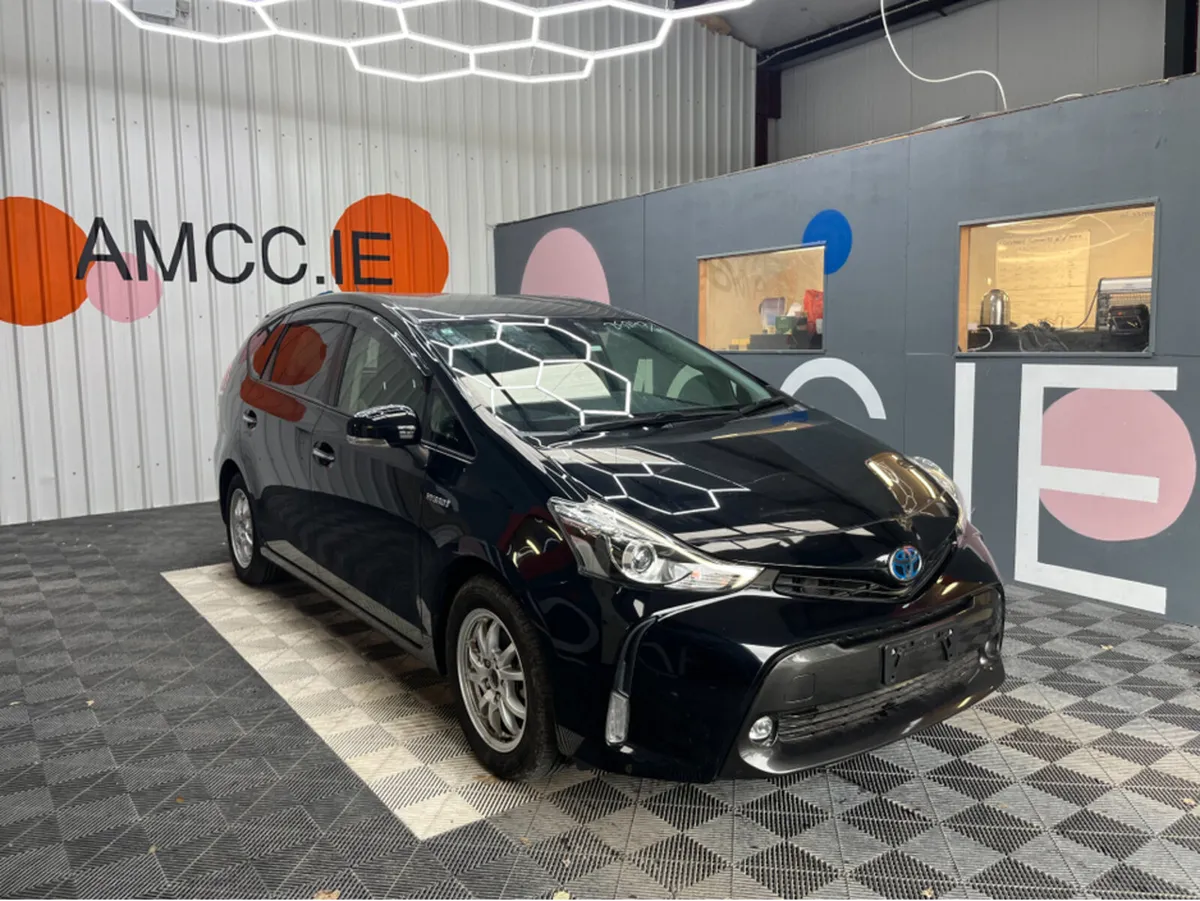 Toyota Prius 1.8 HYBRID / 65k KMs  / REVERSE CAMER - Image 1
