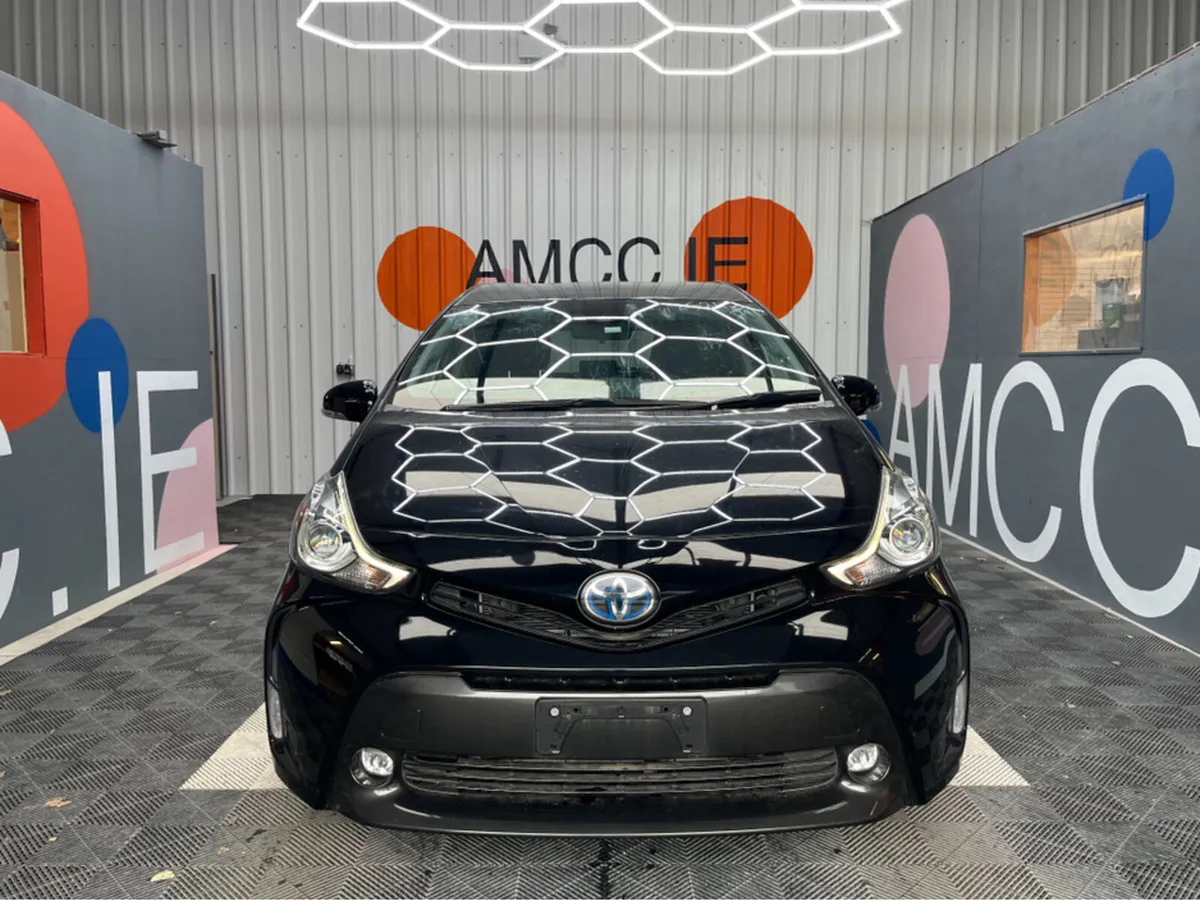 Toyota Prius 1.8 HYBRID / 65k KMs  / REVERSE CAMER - Image 2