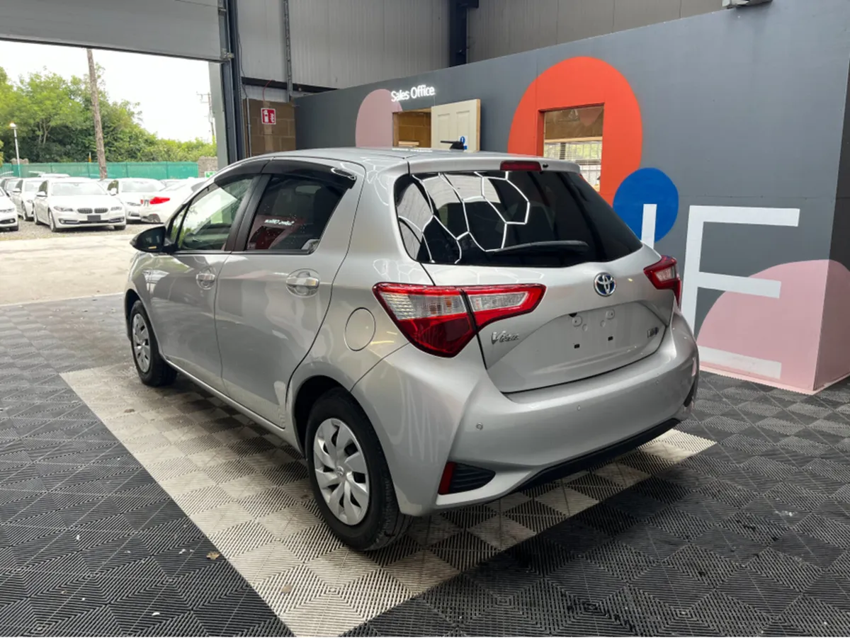 Toyota Vitz 1.5 HYBRID / 100k KMs / REVERSE CAMERA - Image 4