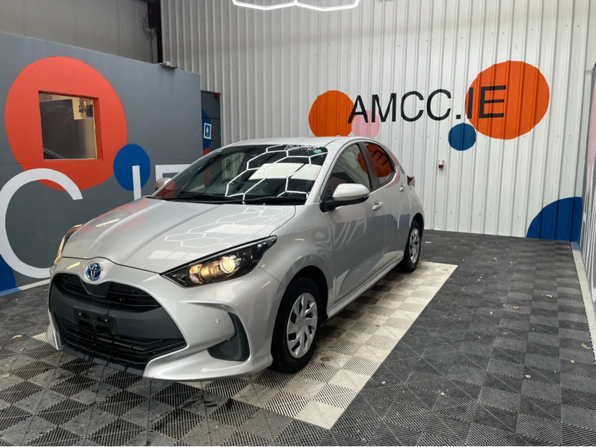 Toyota Yaris 1.5 HYBRID / 95k KMs / REVERSE CAMERA - Image 3