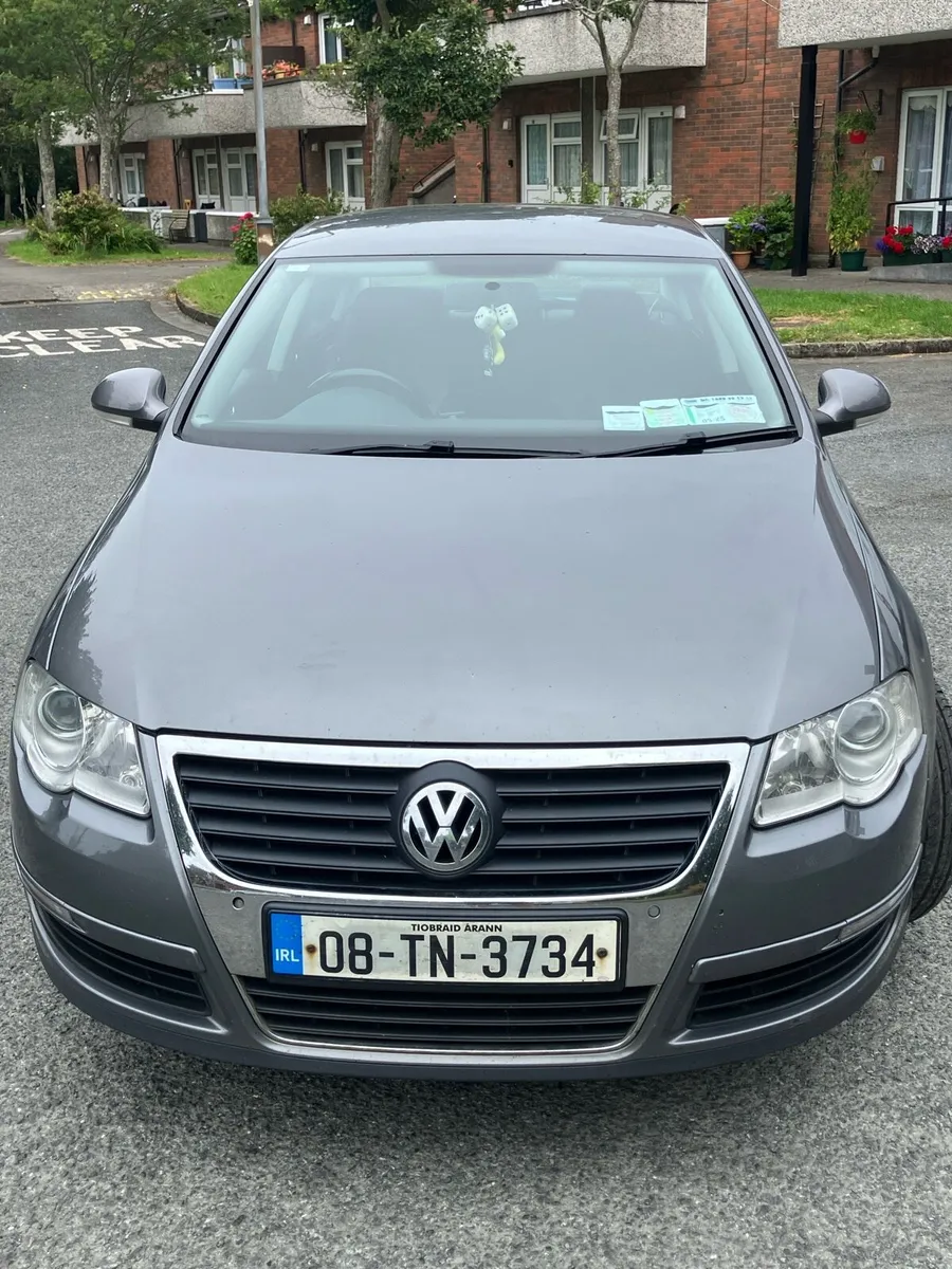 Volkswagen Passat 2.0L Highline - NCT August 2026 - Image 2
