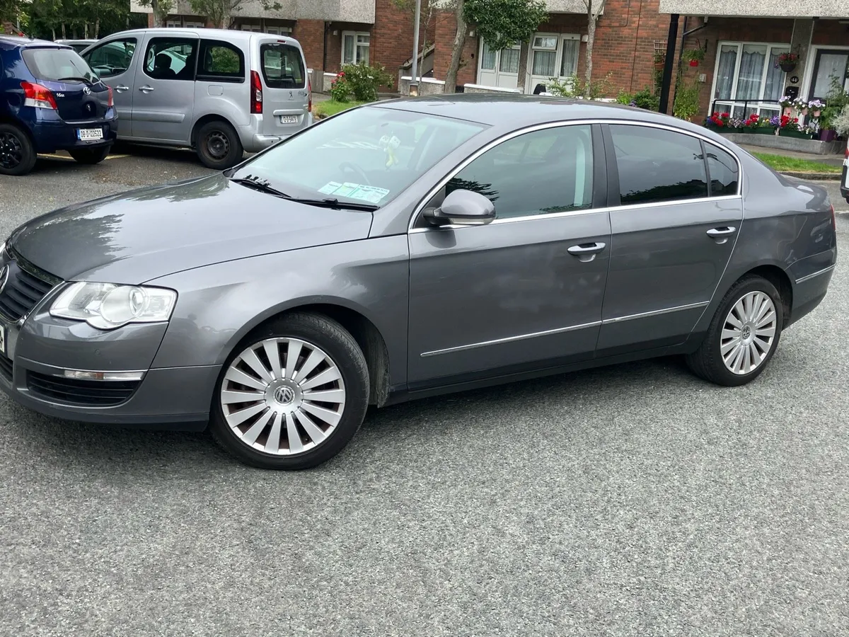 Volkswagen Passat 2.0L Highline - NCT August 2026 - Image 1