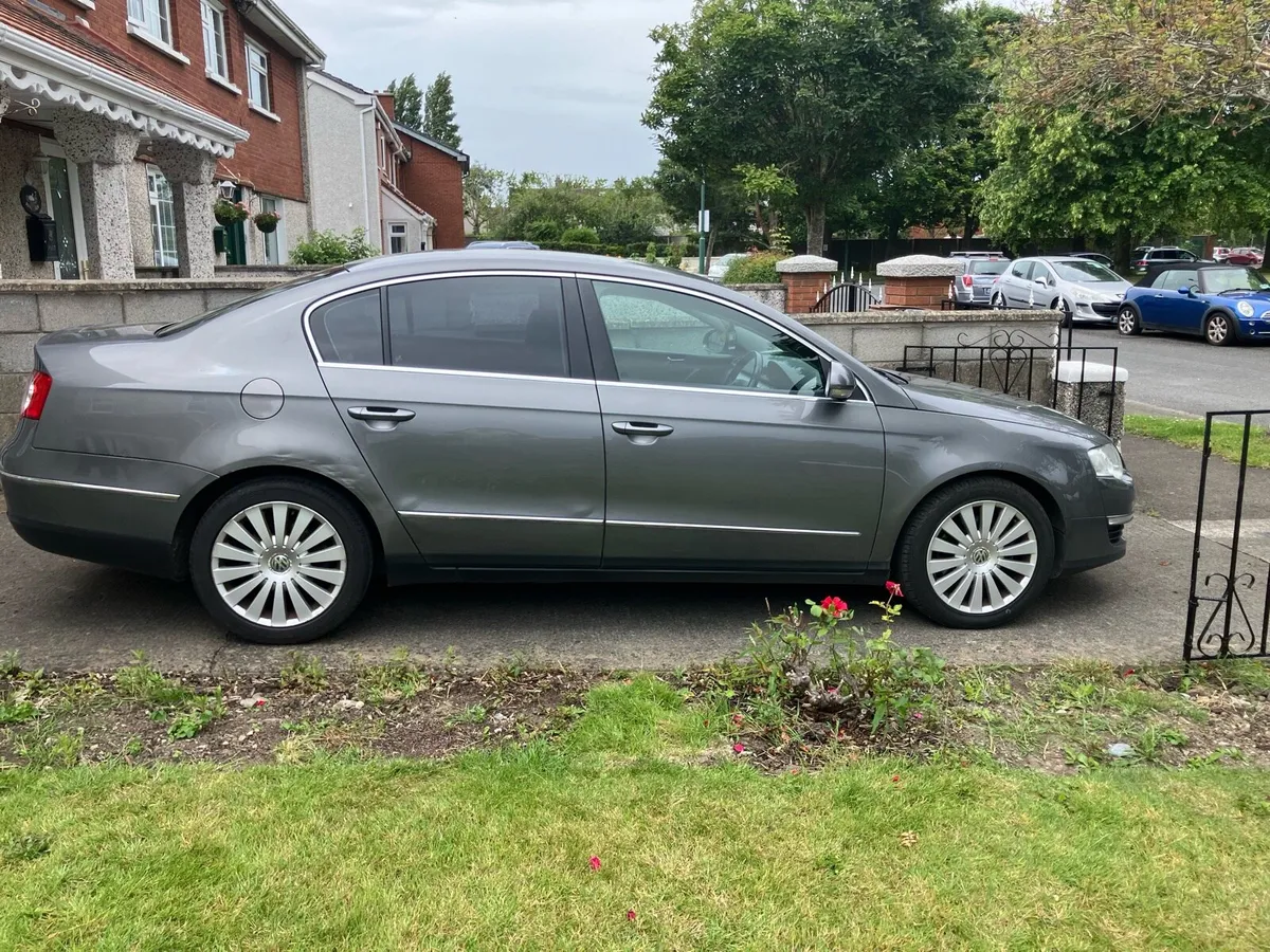 Volkswagen Passat 2.0L Highline - NCT August 2026 - Image 3