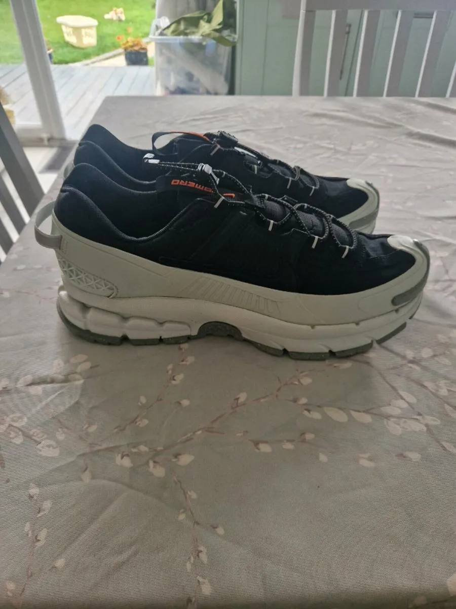 Niike Zoom Vomera Roam Mens Trainers - Image 1