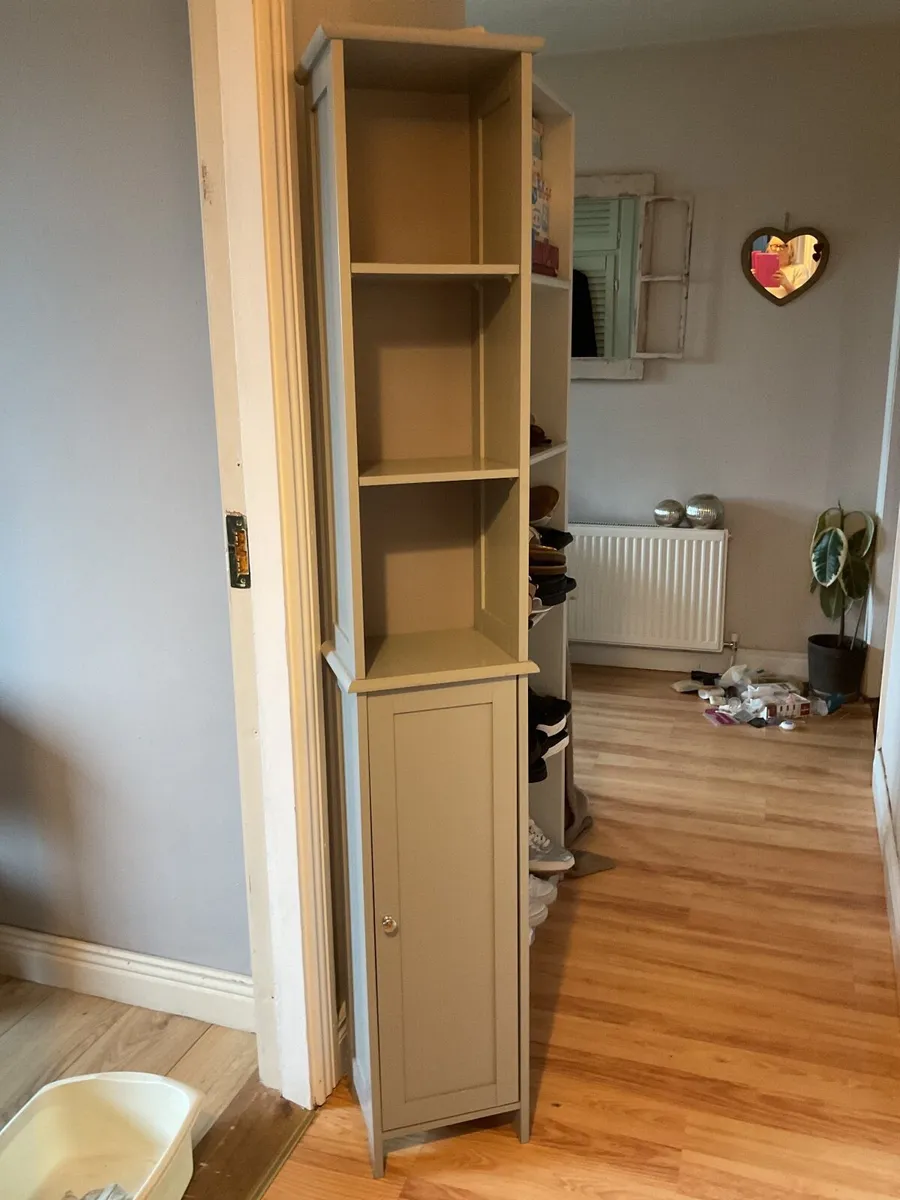 Bathroom cabinet