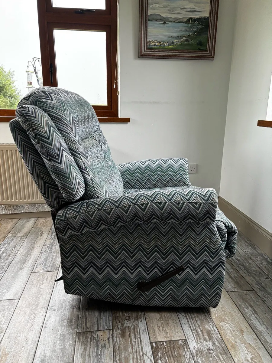 Comfortable Recliner Armchair - Image 3