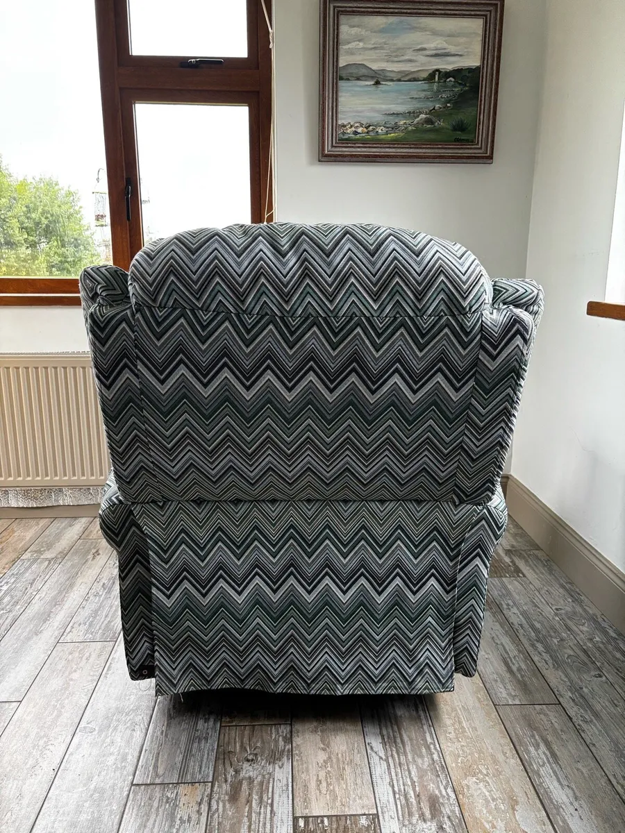 Comfortable Recliner Armchair - Image 4
