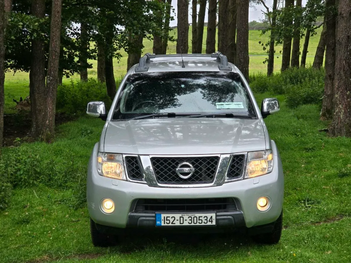 Nissan Navara Automatic Crew Cab 333 € tax per - Image 2