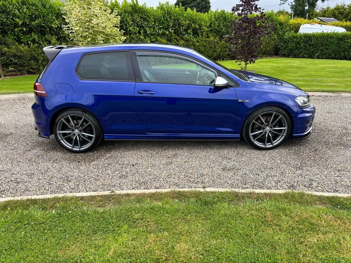 2015 VOLKSWAGEN GOLF R 2LT DSG 300BHP - Image 2