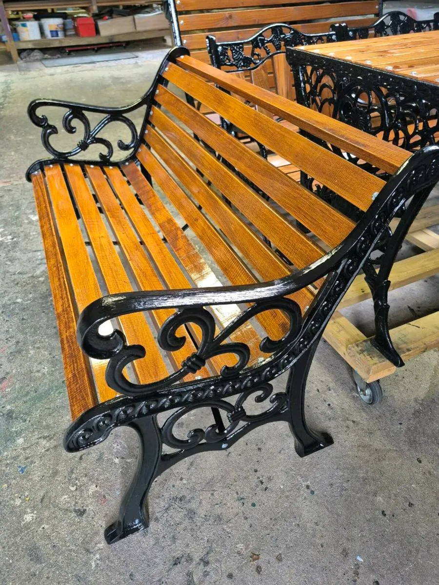 Cast iron Garden bench - Image 2