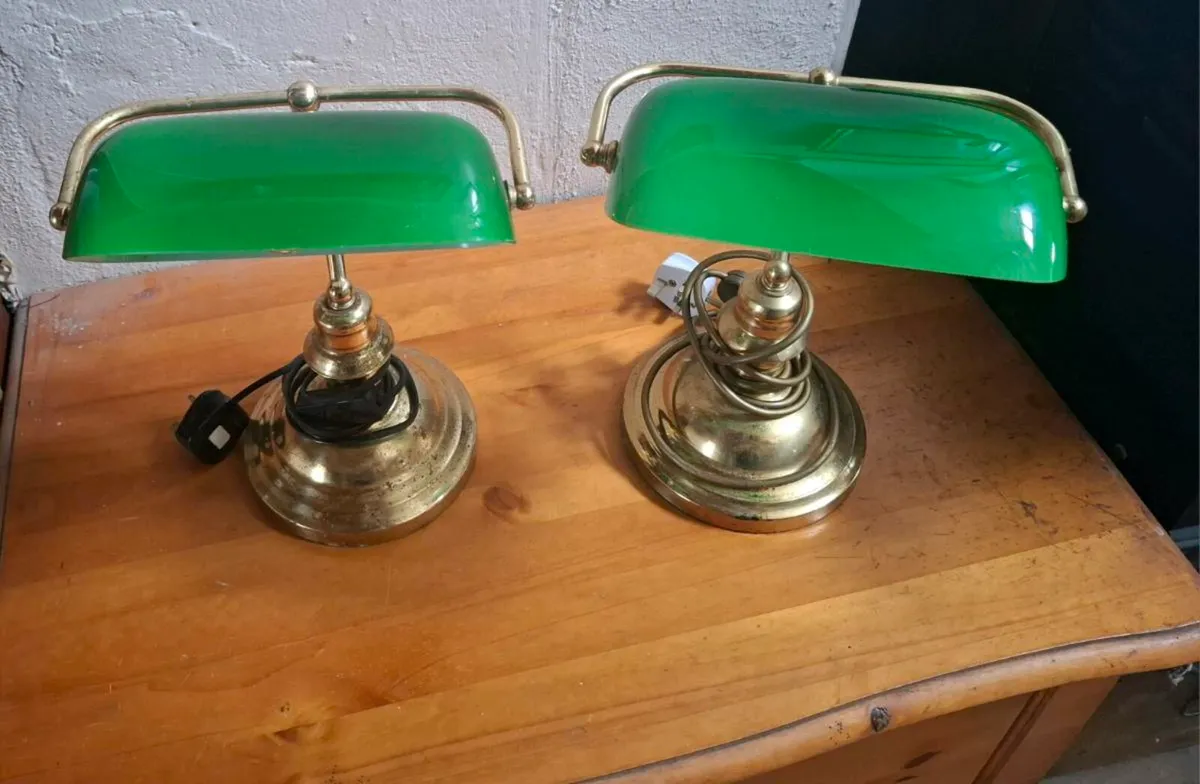 Bank lamps