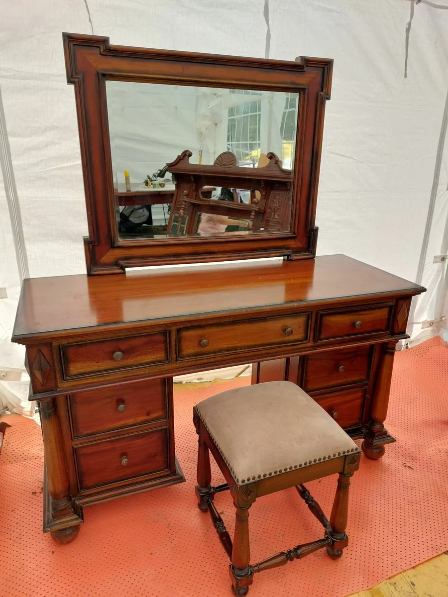 Antique Dressing table and stool - Image 1