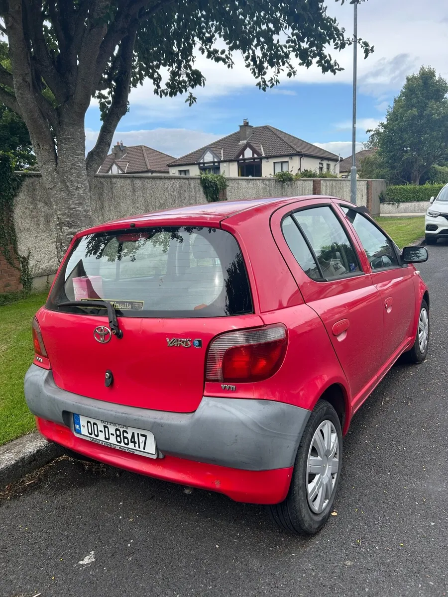 Toyota Yaris 2000 - Image 1