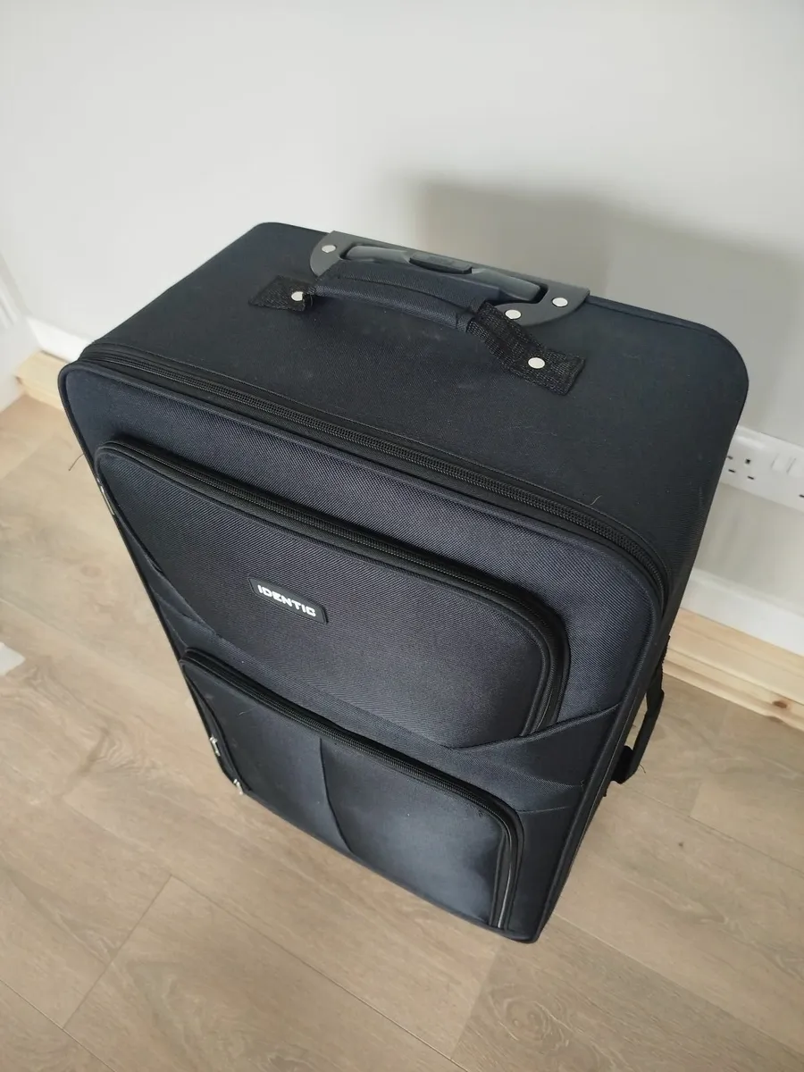 20 Kg Suitcase - Image 1