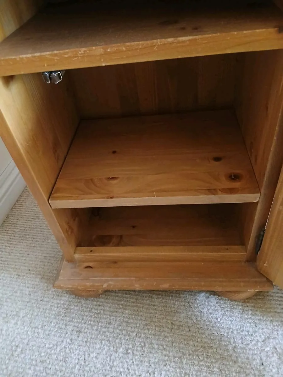 Pine bedside locker - Image 2