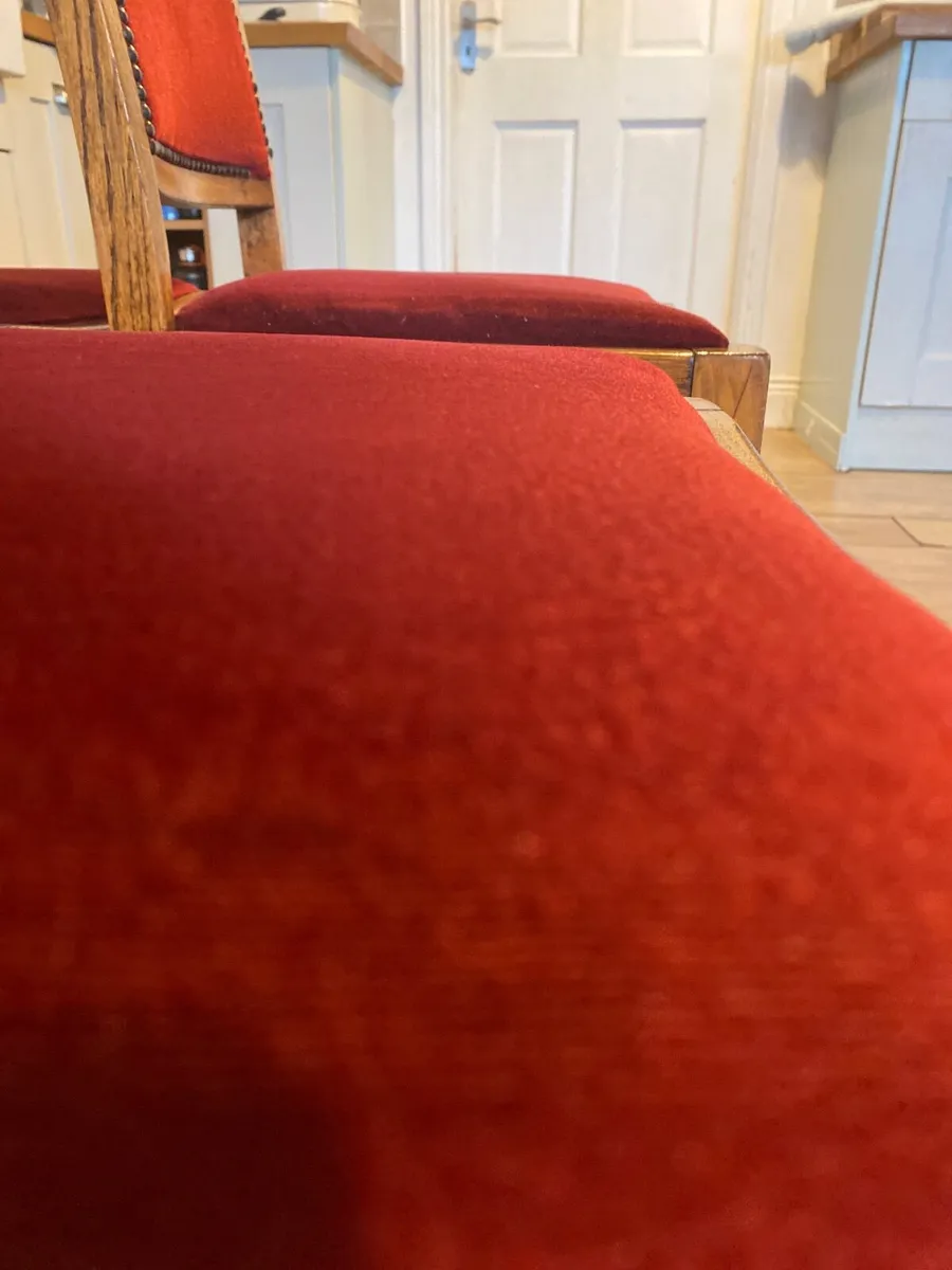 4 Chairs - Image 2