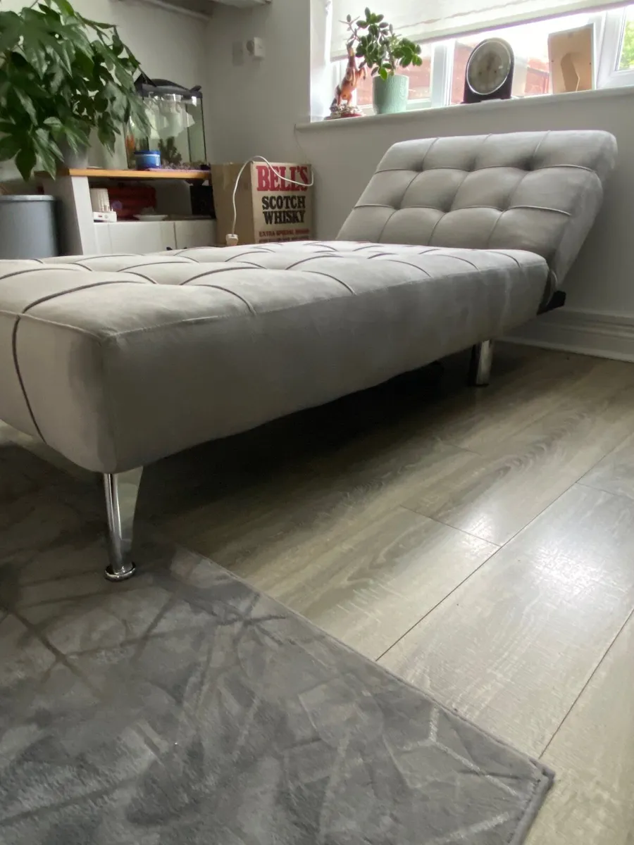 Couch - Image 4