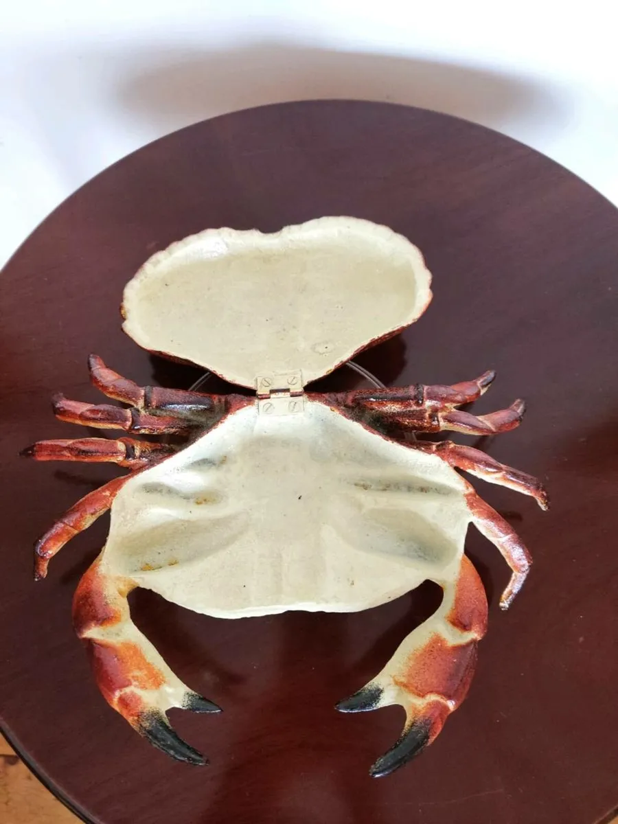 Hand painted Cast Iron CRAB SCULPTURE trinket box. - Image 4