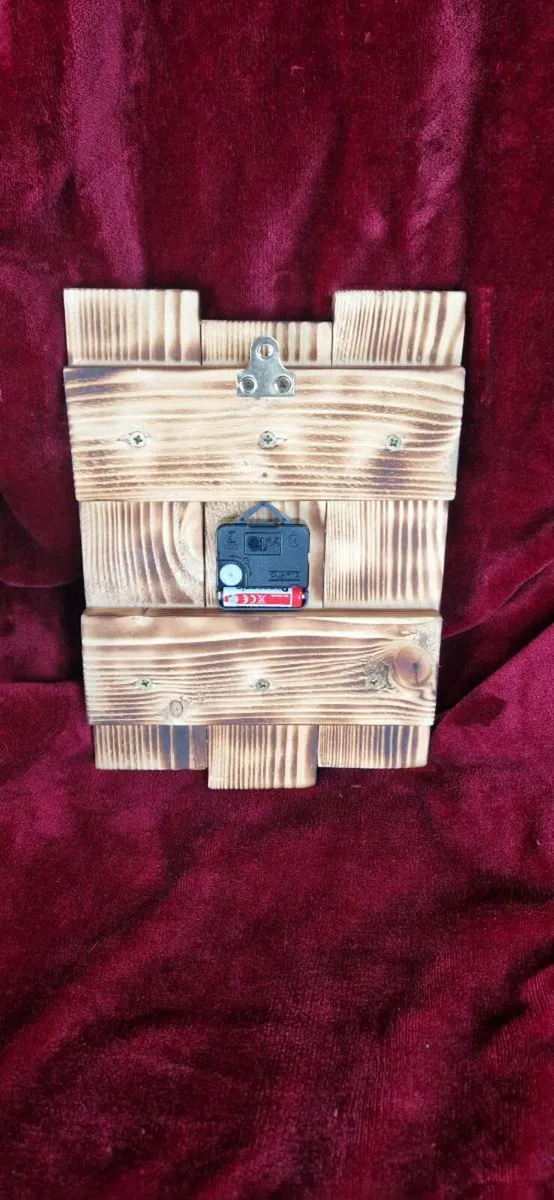 Pallet Wall Clock - Image 2