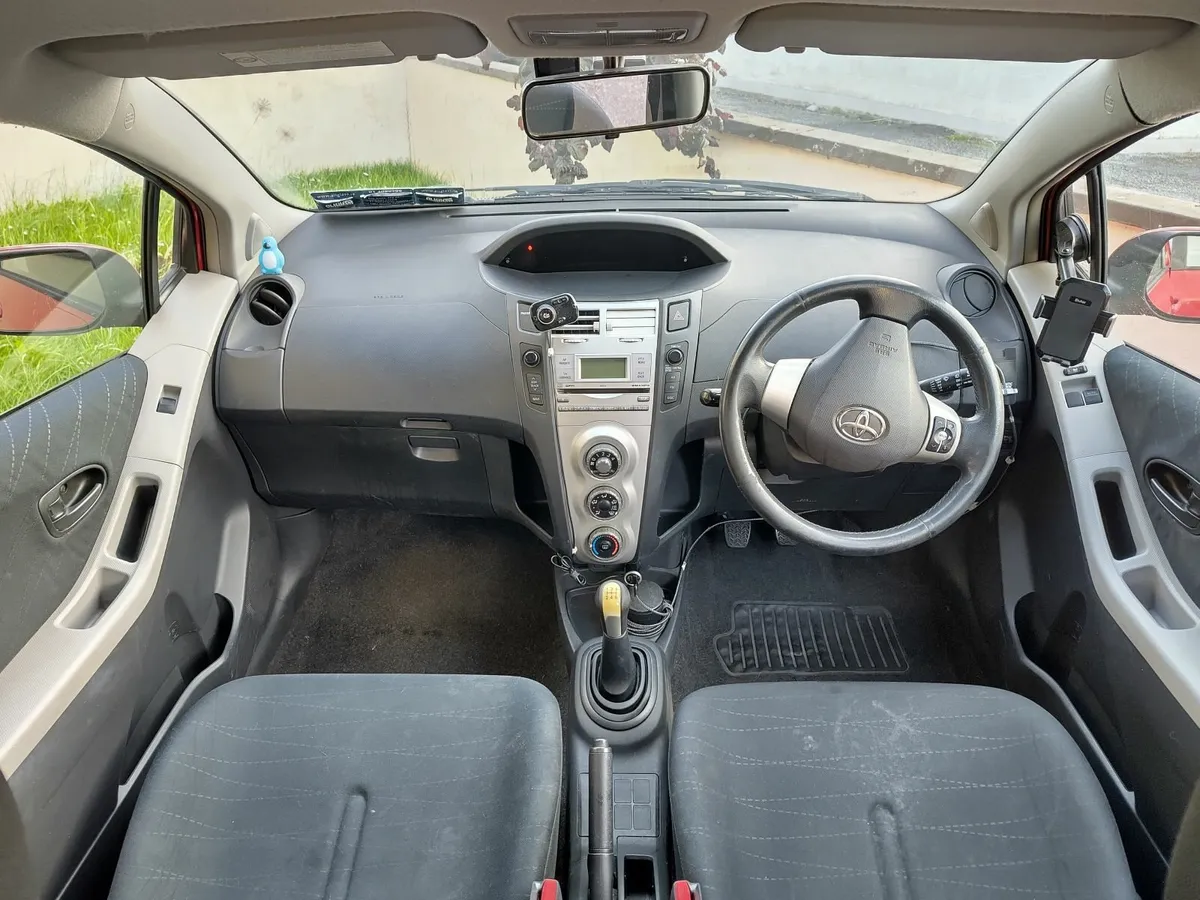 Toyota Yaris 2006 - Image 4