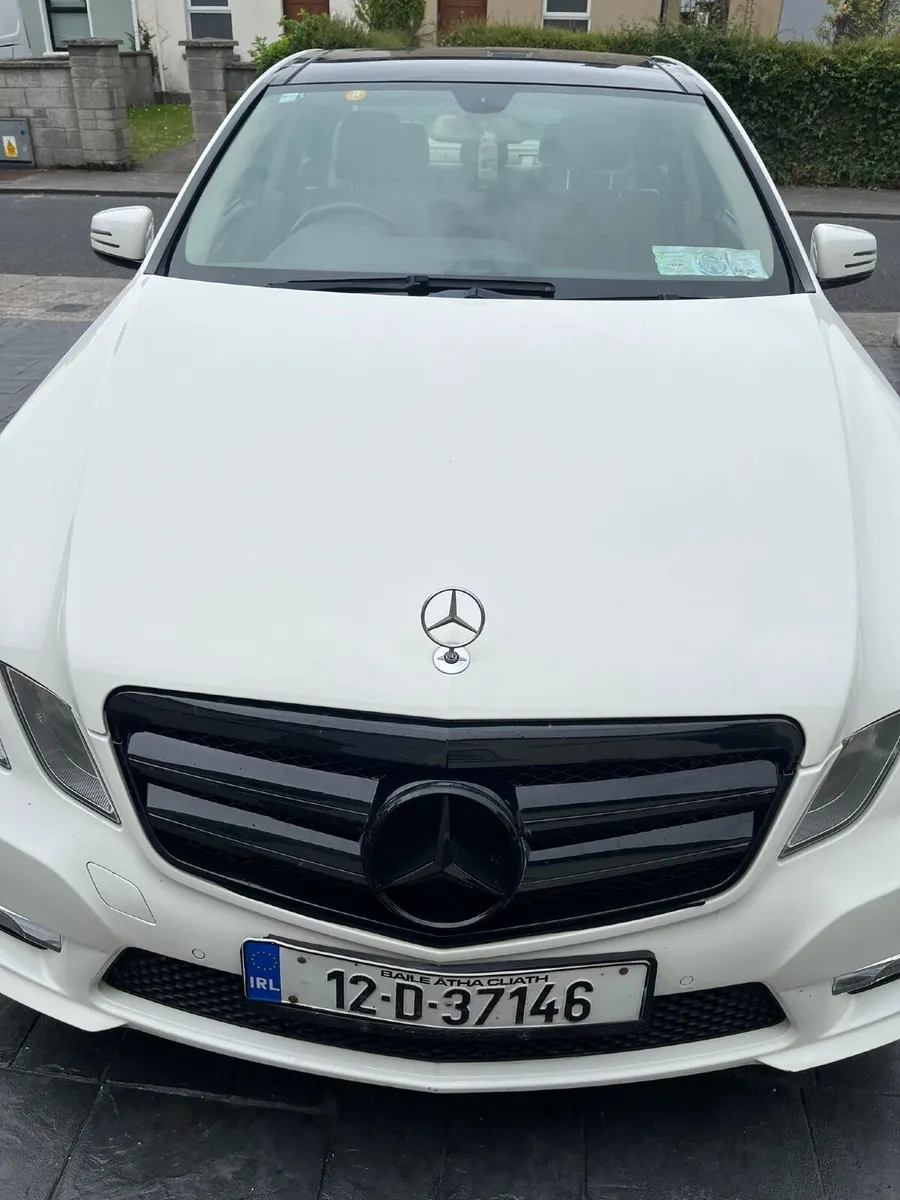 Mercedes-Benz E-Class 2012 - Image 1