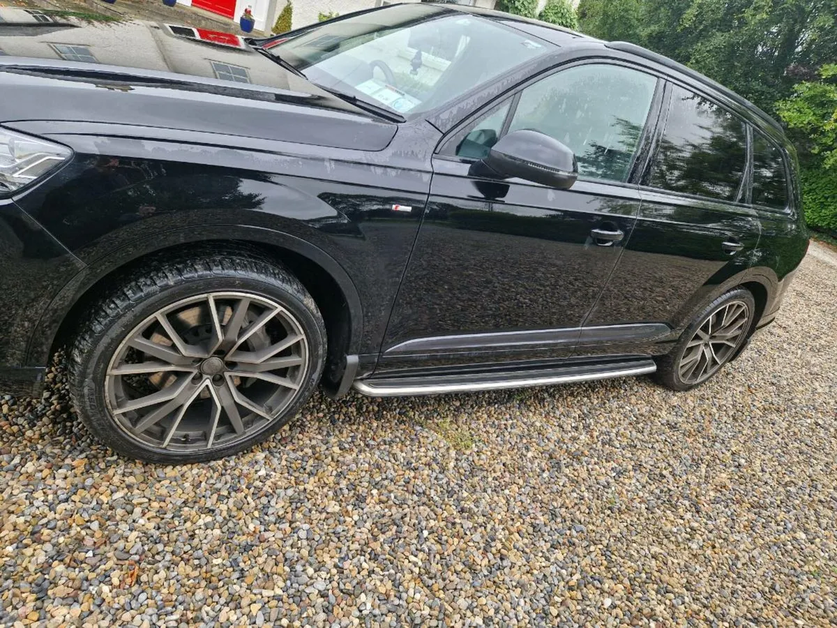 Audi Q7 - Image 2